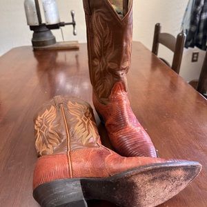 Women’s 6 ½ Tony Lama boots